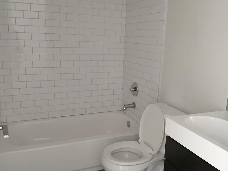 605 W Pierson St #14 — Photo 7