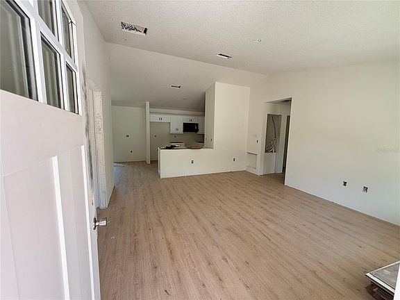 2nd image of 17412 NE 39th Ct
