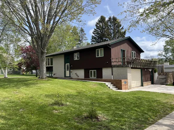 851 Linden STREET, Cleveland, WI 53015