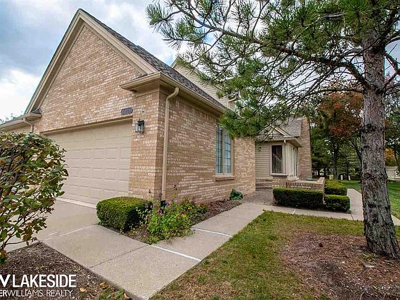 3rd image of 16743 W Cobblestone Blvd #10