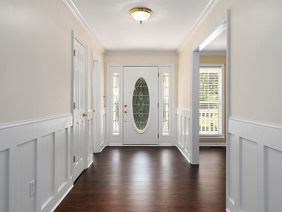5th image of 130 Heritage Pl
