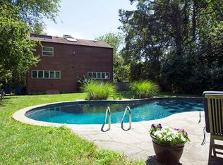 79 Middle Pond Rd, Southampton, NY 11968