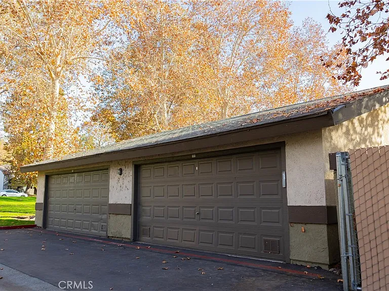 1219 N Edwards St #33 — Photo 42