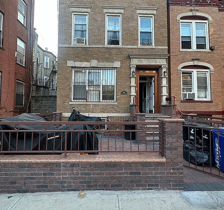 1st image of 262 E 25th St Unit 1