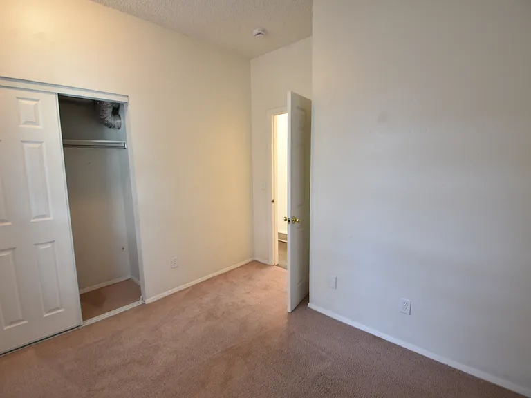 2927 Broadway St #2 — Photo 15
