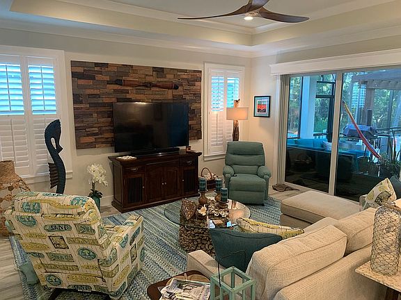 3rd image of 1402 Saxon Dr