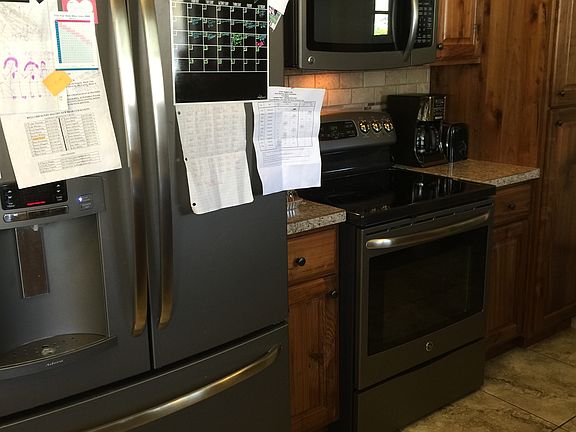 5th image of 880 Kentwood Dr
