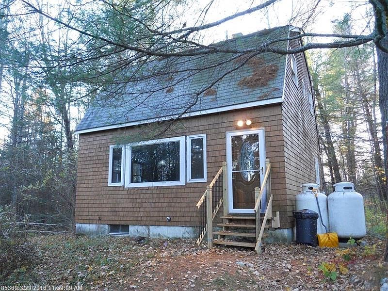 2nd image of 25 Horn Hill Rd