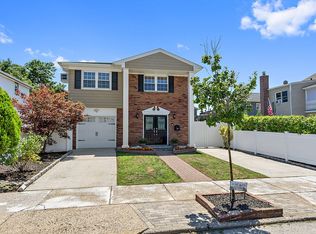 568 W Fulton St, Long Beach, NY 11561