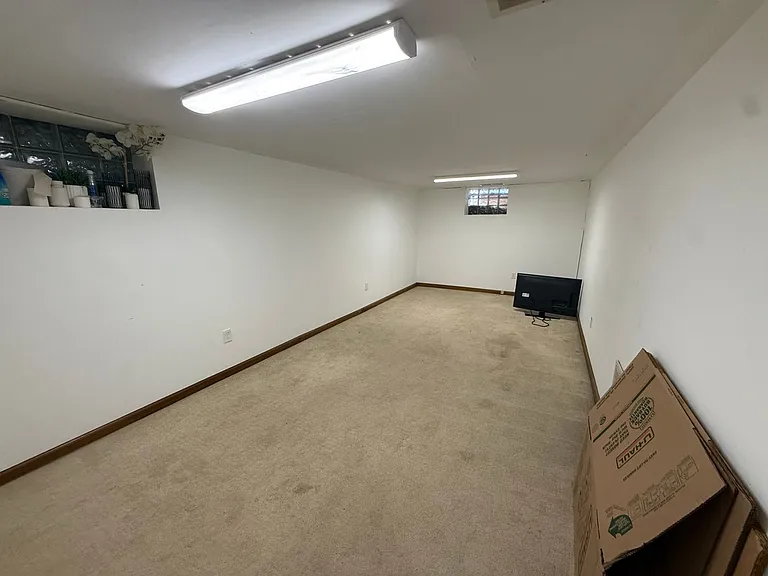 908 Churchill Cir — Photo 8