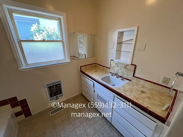 1495 N Safford Ave — Photo 15
