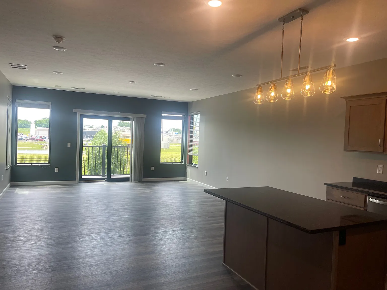 Latitude 40 Flats — Photo 4