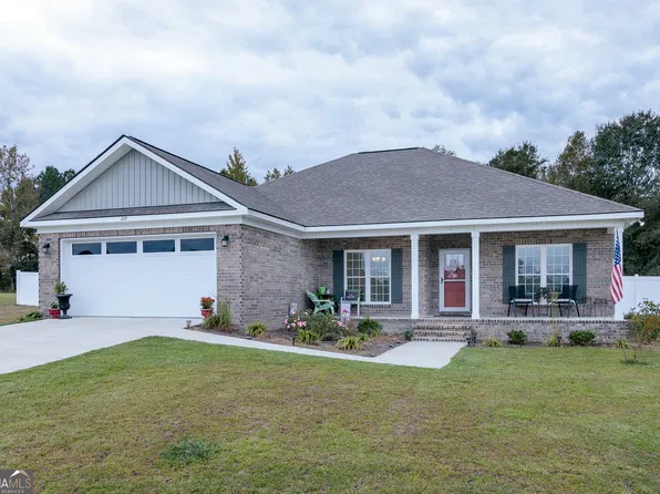 215 Fallen Leaf Dr, Brooklet, GA 30415