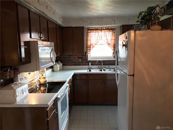 2nd image of 6611 Stonehurst Dr