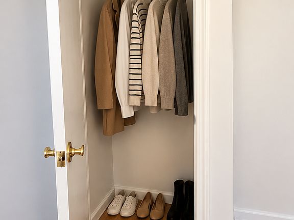 5th image of 349 Legion St APT 1F