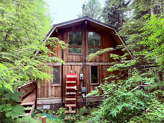 2nd image of 2222 Sawmill Creek Rd