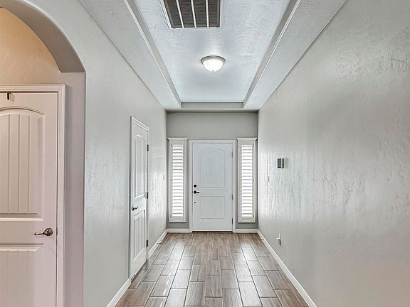 4th image of 4204 S Padre Ln