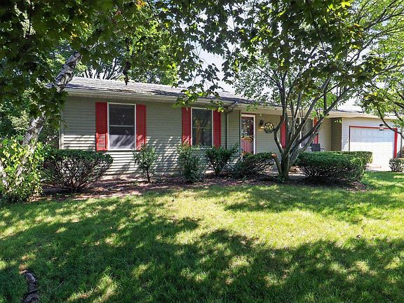 2nd image of 22125 Hanover Dr
