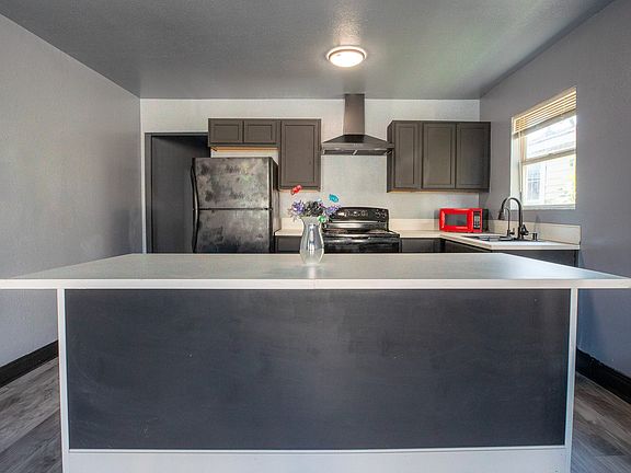 3rd image of 1405 Annette St #1