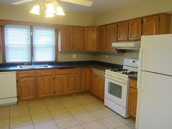 5th image of 141 Wrendale Ave