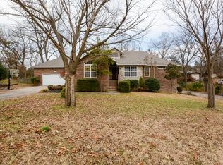 2851 E Melbourne Rd, Springfield, MO 65804