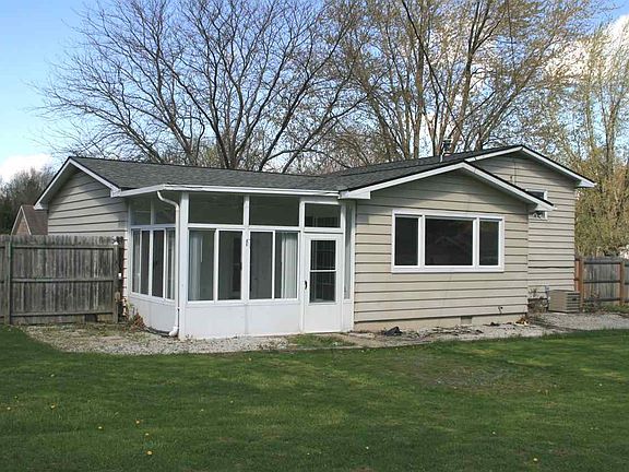3rd image of 1705 McKibben St