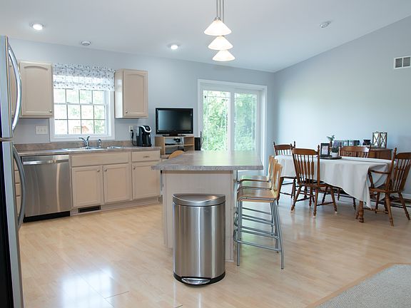 5th image of 306 Woodland Dr