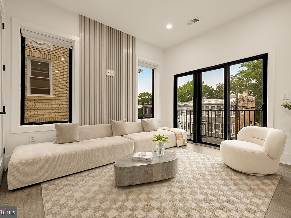 1st image of 1140 Oates St NE #201