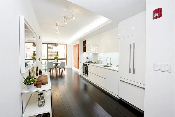 Sold by Keller Williams City Life Realty | media 3