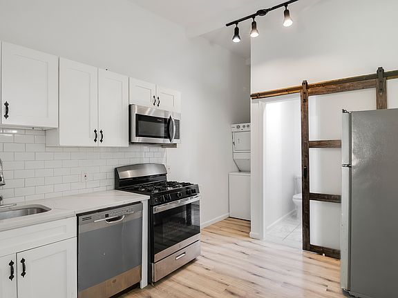 5th image of 633 E 2nd St #5
