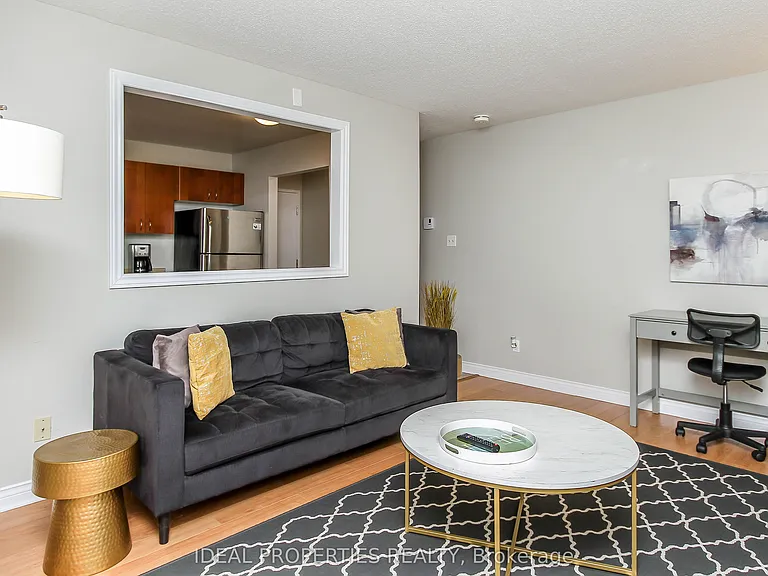 276 Carruthers Ave #A — Photo 2