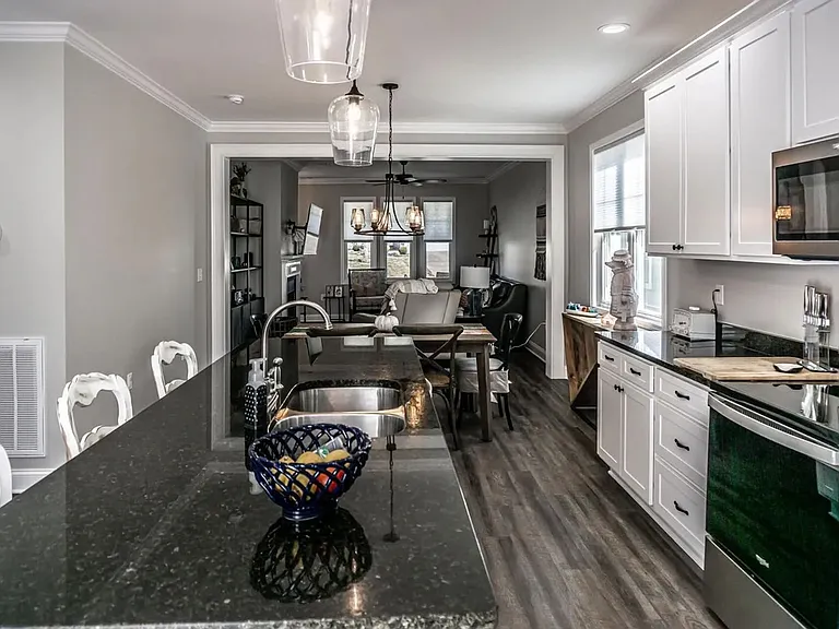 515 Villa Ln — Photo 13