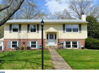 121 Hunter Ln, North Wales, PA