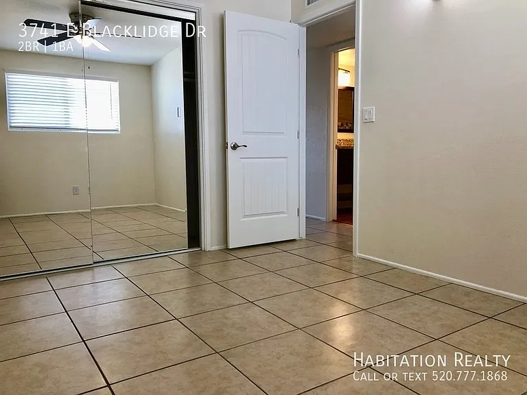 3741 E Blacklidge Dr — Photo 6