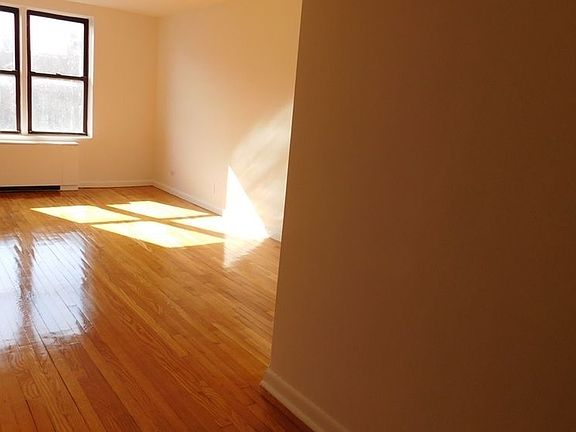 2nd image of 2335 Broadway #3D