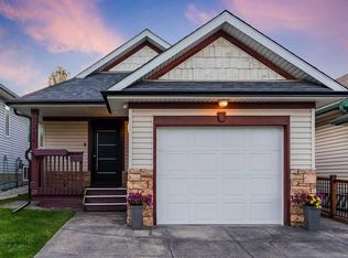 2016 Country Hills Cir NW, Calgary, AB T3K 4Z2