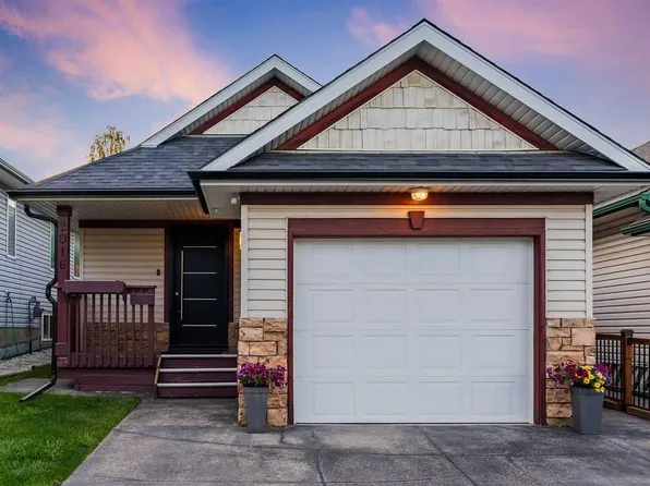 2016 Country Hills Cir NW, Calgary, AB T3K 4Z2
