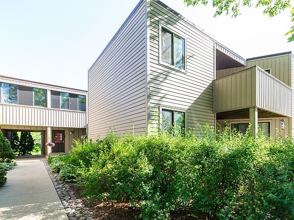 3rd image of 1840 W Highland Ave #E202