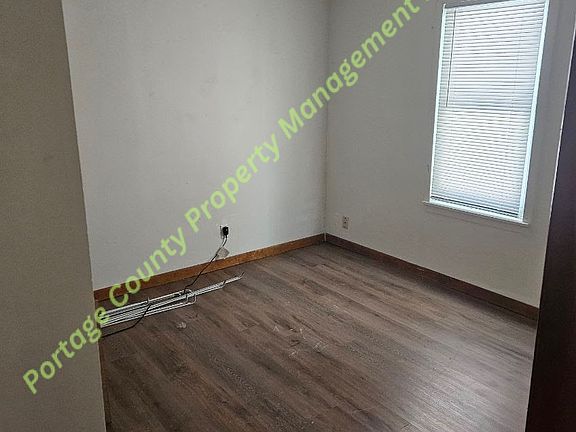 2nd image of 409 Cedar St