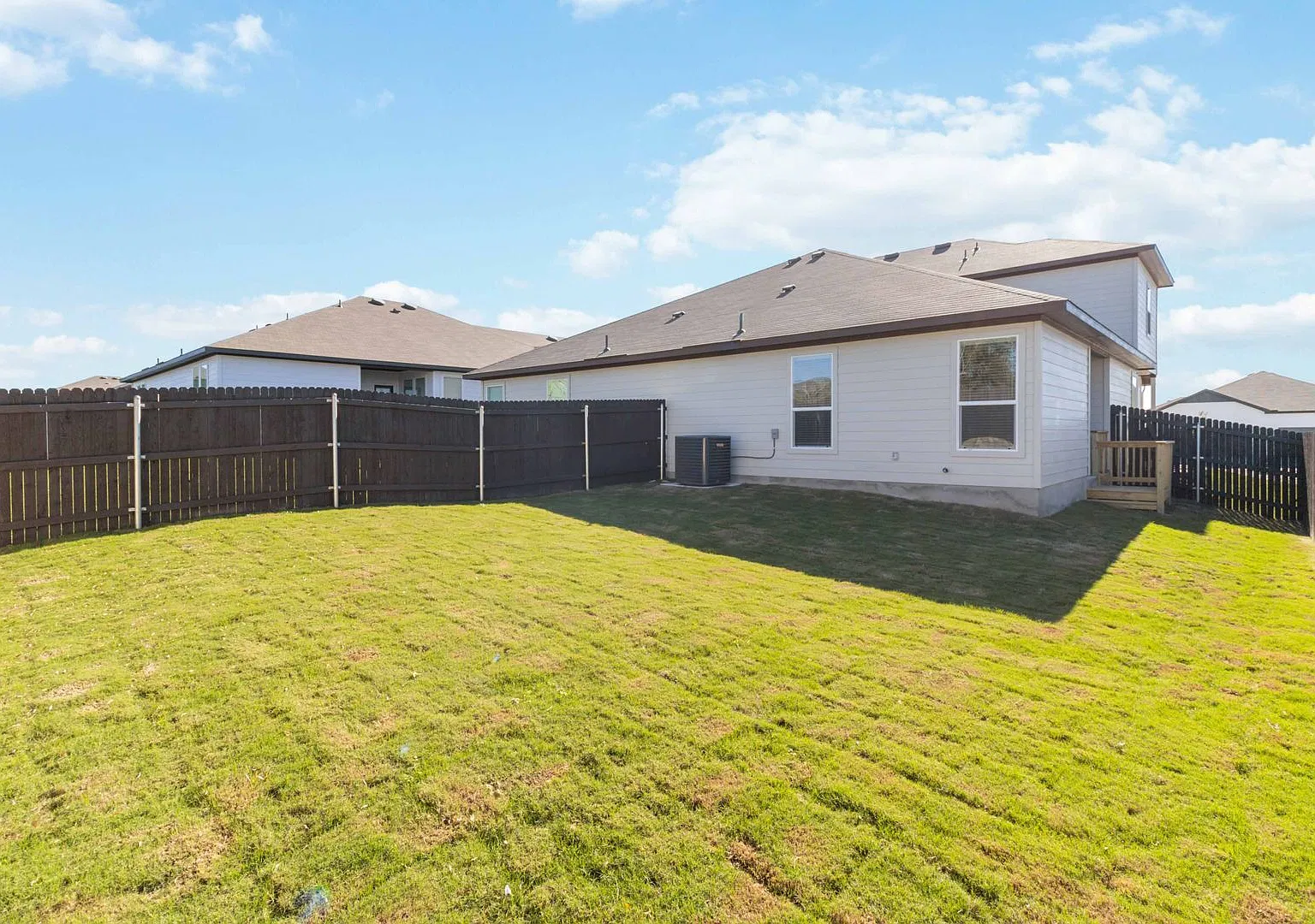 Beautiful Modern 4-Bedroom Home | Exceptional Value Just South of Austin in Buda. — Photo 2