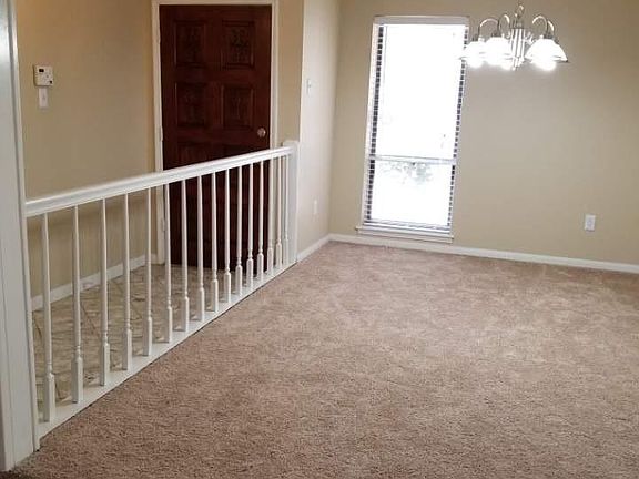 3rd image of 21607 Park Downe Ln
