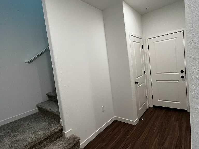 8133 Bodway Pkwy — Photo 21