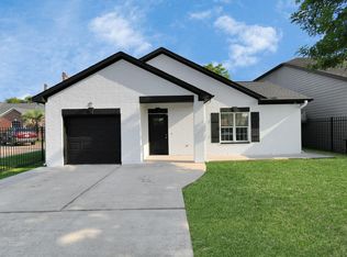 9006 Ledge St, Houston, TX 77075