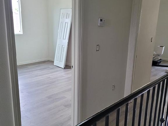 5th image of 814 1/2 W 47th St