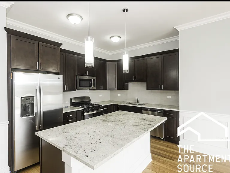 516 N Western Ave — Photo 4