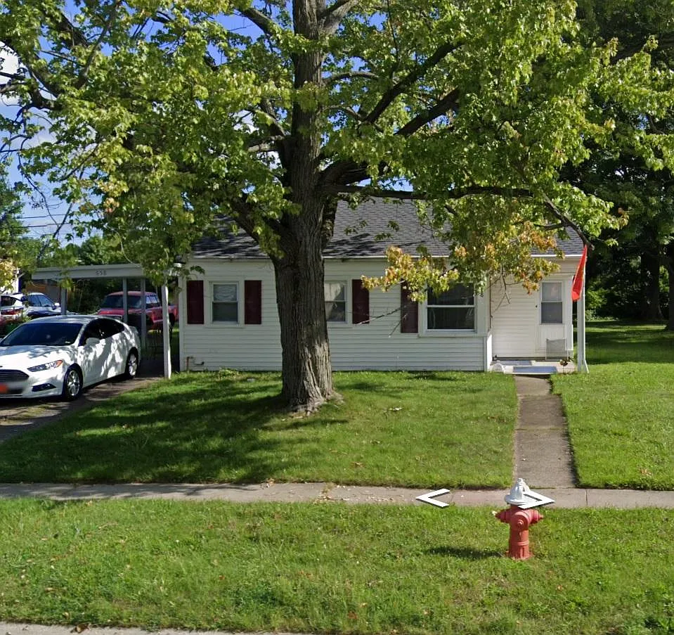 660 Bell Ave photo 1
