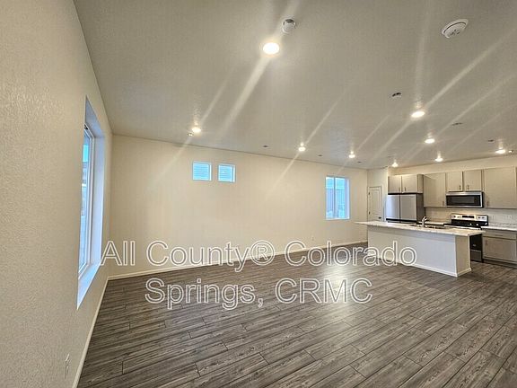4th image of 9256 Lytle Grv