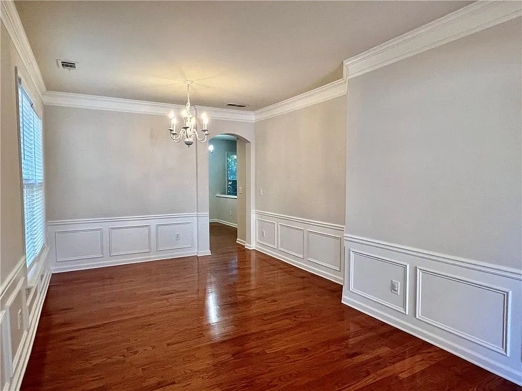 4 bed, 2.5 bath, 2011 sqft, $2,425 — Photo 3