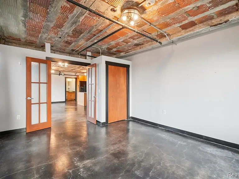 2915 John R St #502 — Photo 17