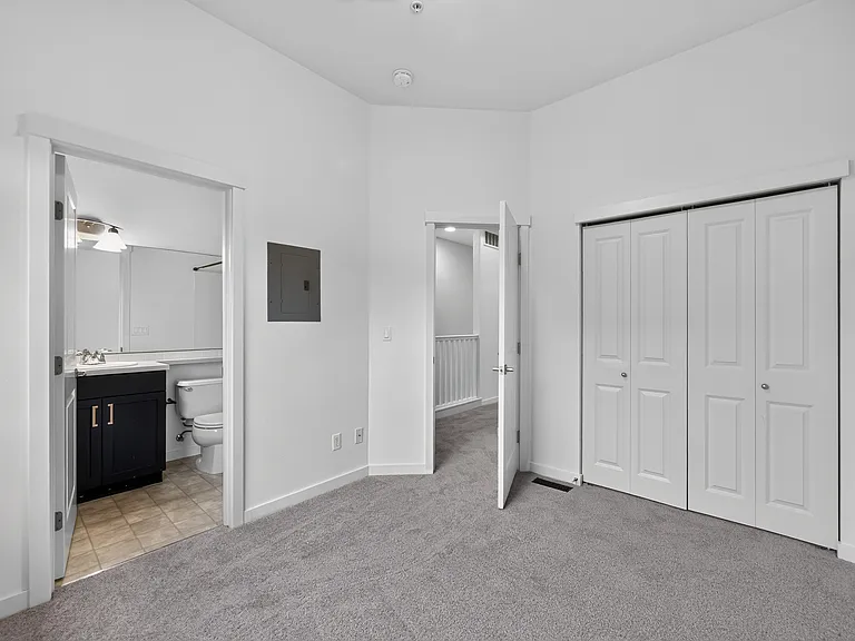 2172 Yakima Ct — Photo 14